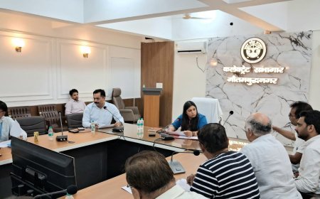 छपरौला-दादरी औद्योगिक क्षेत्र की समस्याओं के समाधान को लेकर जिलाधिकारी ने की समीक्षा बैठक