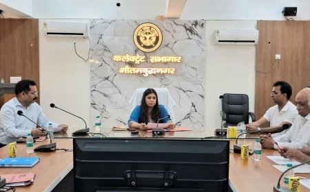 Gautam budh nagar व्यापारिक समस्याओं के समाधान हेतु जिला व्यापार बंधु समिति की बैठक सम्पन्न