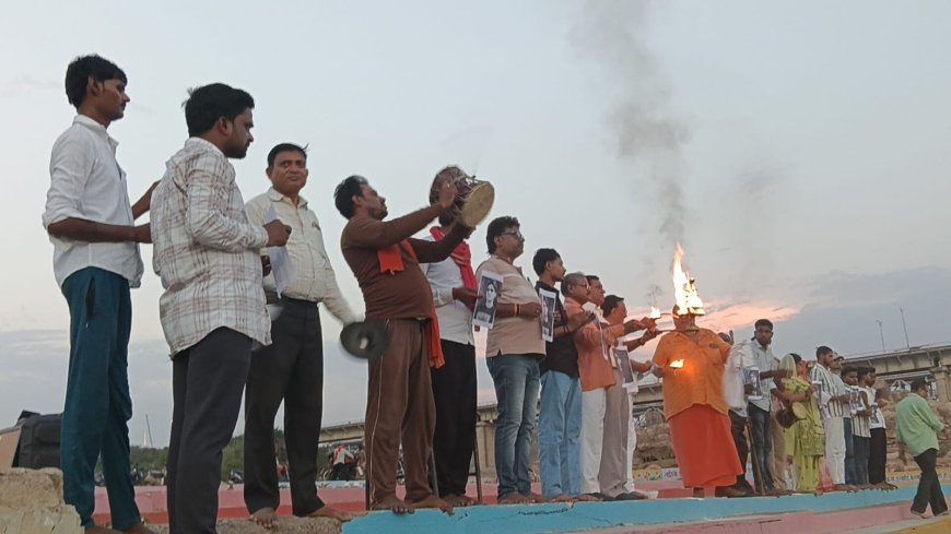 भरत तिवारी को श्रद्धांजलि शहीद का दर्जा देने की मांग