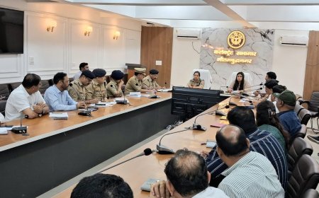 श्रावण शिवरात्रि कांवड़ यात्रा की तैयारियों को लेकर पुलिस आयुक्त एवं जिलाधिकारी ने की समीक्षा बैठक