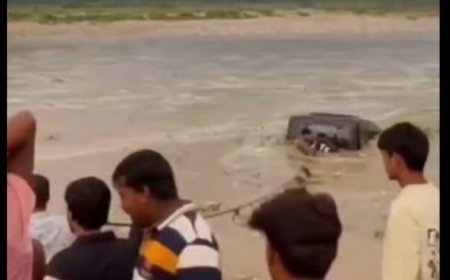 गंगा में स्टंट करना पड़ा भारी, नीलधारा में फंसी थार, पुलिस ने किया सीज