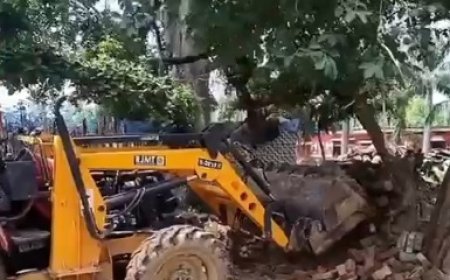 मुरादाबाद में सरकारी जमीन पर बनी चांद शाह बाबा की मजार हटाई, प्रशासन ने चलाया बुलडोजर