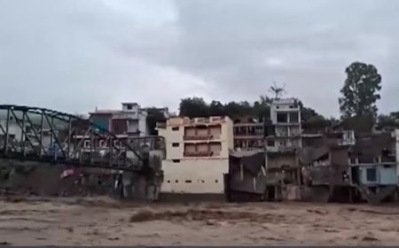 जम्मू-कश्मीर के राजौरी में मूसलाधार बारिश से बाढ़ जैसे हालात, उफान पर नदी-नाले; प्रशासन ने जारी किया अलर्ट