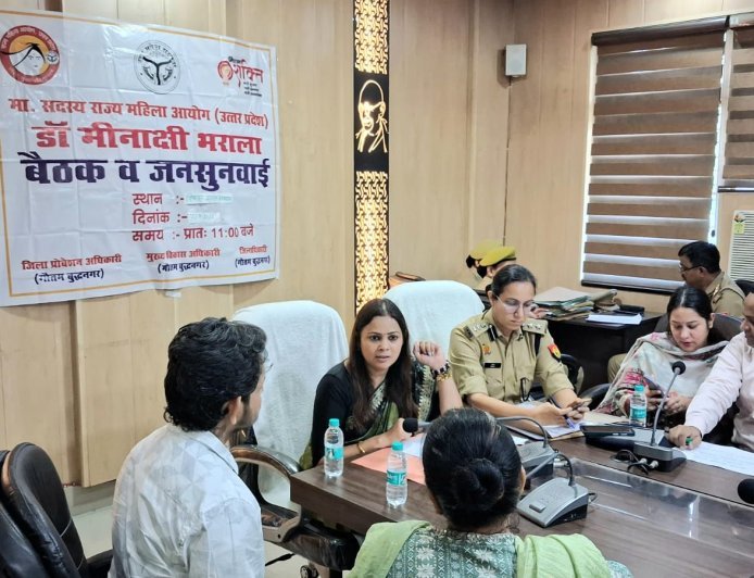 उत्तर प्रदेश राज्य महिला आयोग की मा0 सदस्य डॉ. मीनाक्षी भराला ने की महिला जनसुनवाई