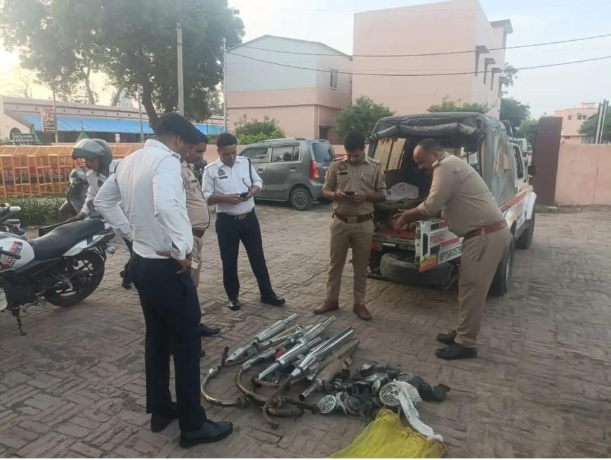 स्टंटबाज बाइकर्स पर चला पुलिस का हंटर,मोडिफाइड बुलेट व स्पलेंडर बाइकों से पटाखा फोड़ एवं प्रेशर हॉर्न उतरवाए