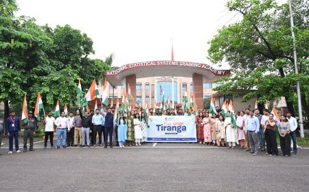 ग्रेटर नोएडा में देशभक्ति का संगम, NSSTA में वंदे मातरम् के 150वें वर्ष और 'हर घर तिरंगा' अभियान के तहत निकाली गई भव्य तिरंगा यात्रा