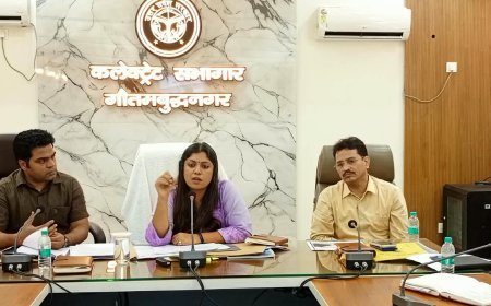 संभावित बाढ़ की पूर्व तैयारियों को लेकर जिलाधिकारी ने की समीक्षा बैठक