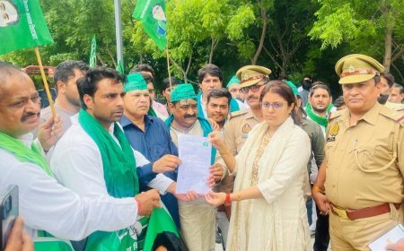 भारतीय किसान संगठन के सैकड़ों कार्यकर्ताओं का नोएडा विकास प्राधिकरण के सेक्टर 96 नोएडा स्थित कार्यालय पर जोरदार प्रदर्शन
