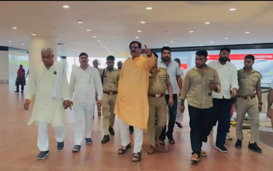नोएडा इंटरनेशनल एयरपोर्ट के पास बारिश से जलभराव वाले स्थल का क्षेत्रीय विधायक ने किया निरीक्षण, अधिकारियों को स्थायी समाधान के दिए निर्देश
