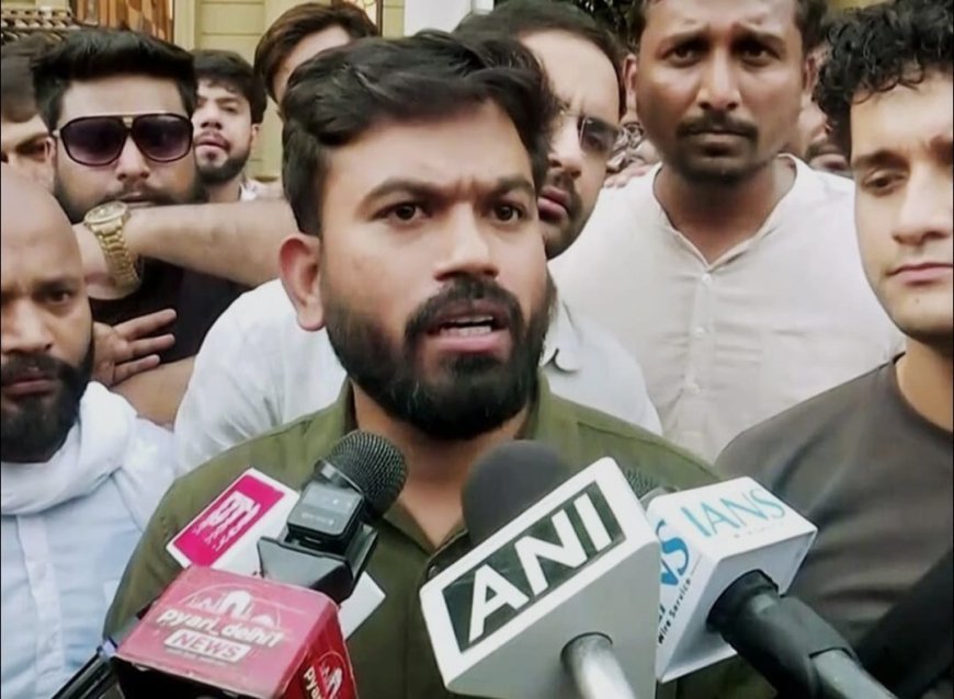 48 घंटे का अल्टीमेटम, स्कूल विवाद पर कॉकरोच जनता पार्टी का जयपुर में धरने का ऐलान
