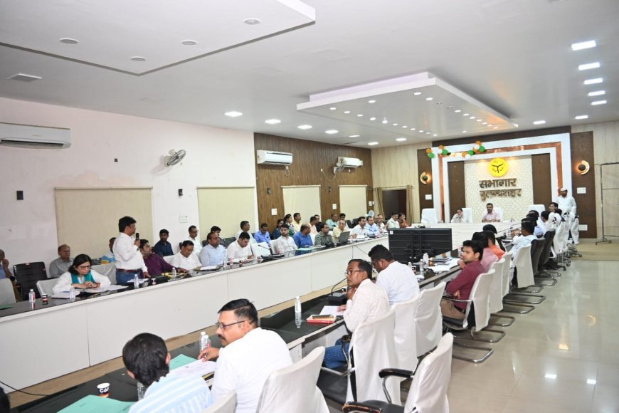 डीएम ने 50 लाख से अधिक लागत की परियोजनाओं की समीक्षा की, धीमी प्रगति पर नोटिस जारी करने के निर्देश