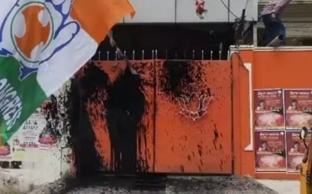 हैदराबाद में भाजपा कार्यालय पर युवा कांग्रेस का प्रदर्शन, पिछले गेट पर फेंका काला रंग