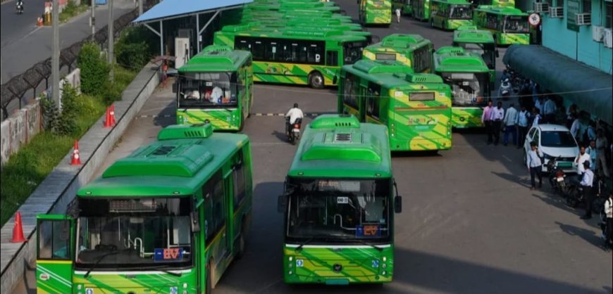 DTC स्टाफ की हड़ताल के बीच दिल्ली पुलिस का ऐक्शन, बसों में तोड़फोड़ के आरोप में 12 लोग गिरफ्तार