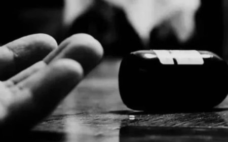 नोएडा में छात्रा की खुदकुशी पर प्रेमी पर केस, तनाव में तीन लोगों ने खाया जहर