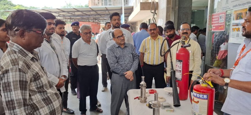 राजकीय ज़िला संयुक्त चिकित्सालय, नोएडा में फायर मॉक ड्रिल का आयोजन